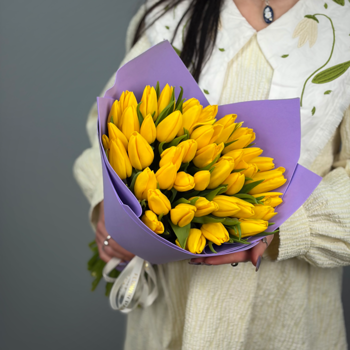 Букет из 41 желтых тюльпанов