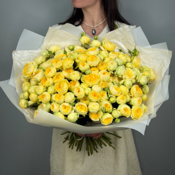 Букет из 41 желтых пионовидных роз