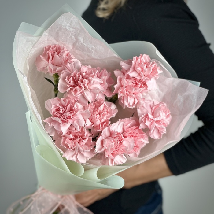 Букет из 11 розовых гвоздик