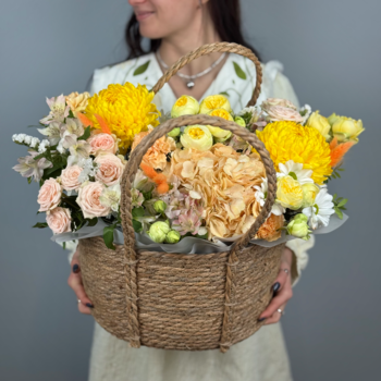 Цветы в корзине Радость жизни