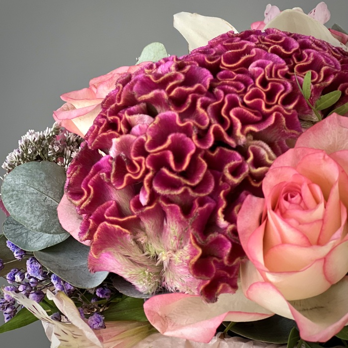 Цветы в корзине Нектарин