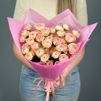 Букет из 11 кустовых роз "Тайна любви"