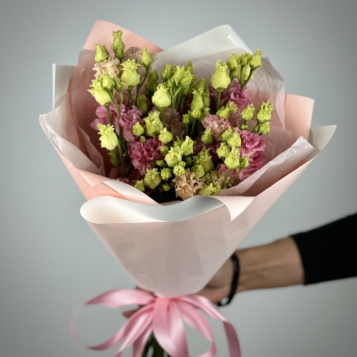 Букет из 5 розовых лизиантусов