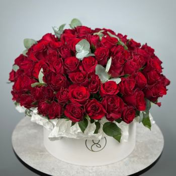 101 роза Кения в шляпной коробке