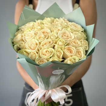 Букет из 51 кремовой розы 70 см