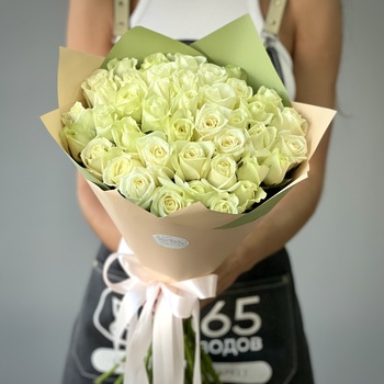 Букет из 41 белой розы 70 см