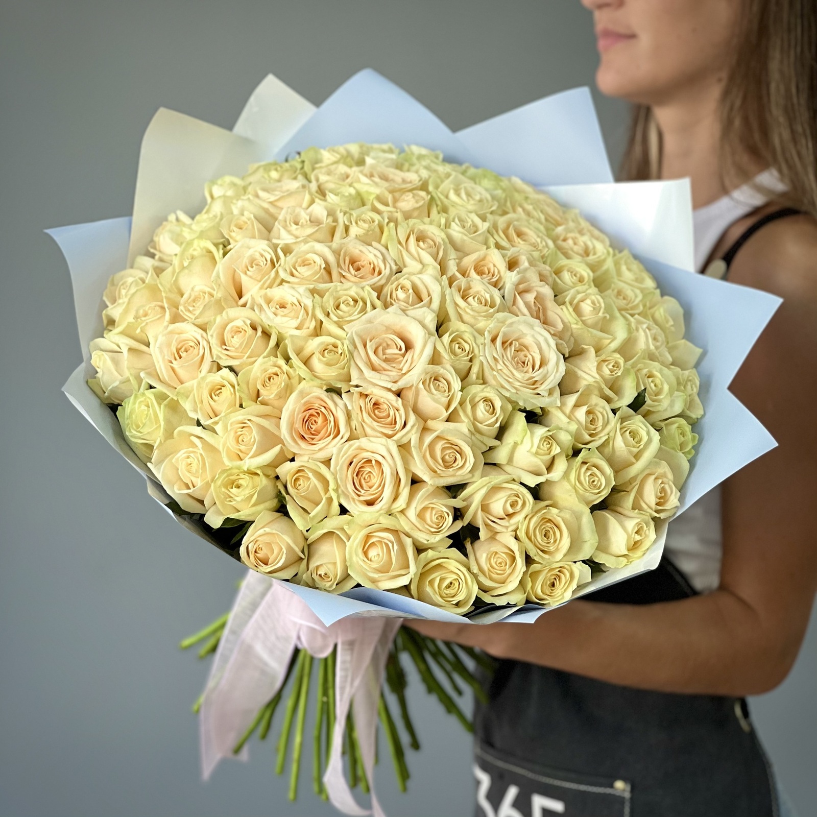 Букет из 101 кремовой розы 50 см