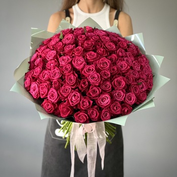 Букет из 151 малиновой розы 70см