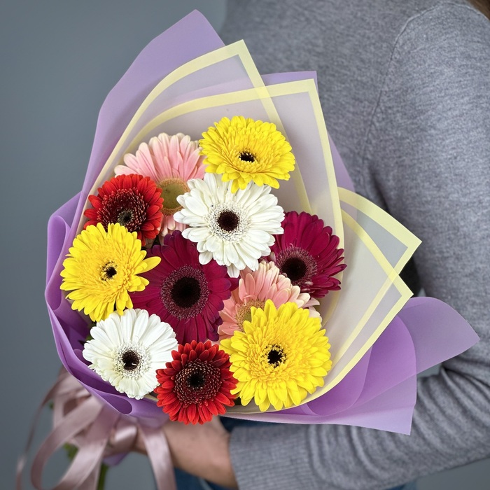 Букет из 11 гербер микс