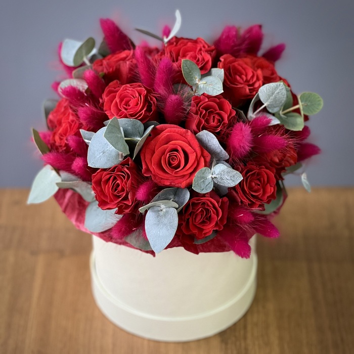 Цветы в коробке Амур