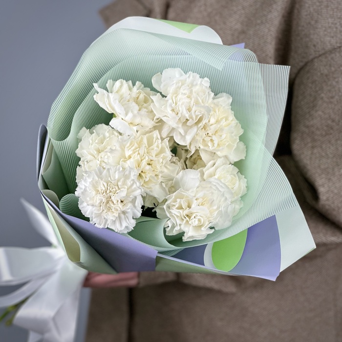 Букет из 11 белых гвоздик