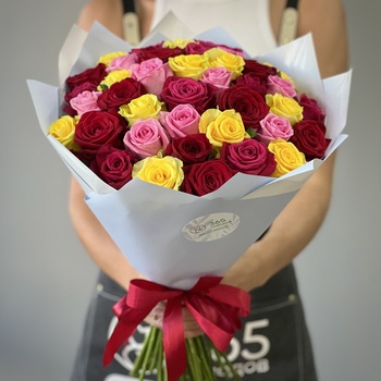 Букет из 41 яркой розы 40 см