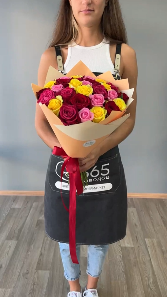 Букет из 31 яркой розы 40 см Букет из 31 яркой розы 40 см