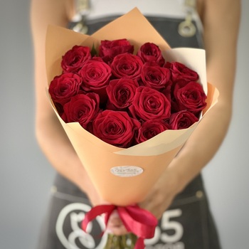 Букет из 15 красной розы 40 см