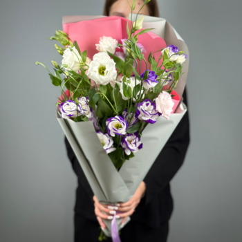 Букет Микс из фиолетового и белого лизиантуса  (7 шт)