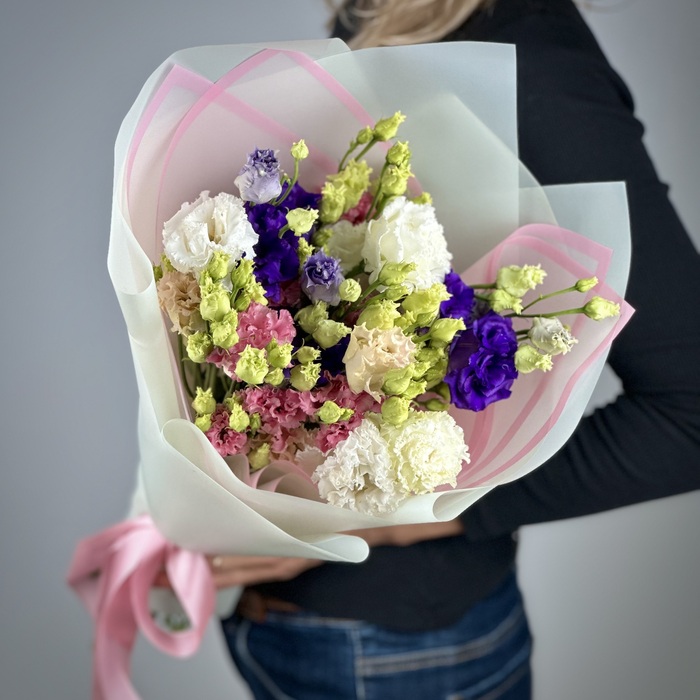 Букет из 9 лизиантусов микс