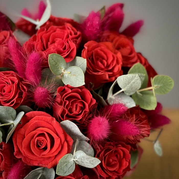 Цветы в коробке Амур