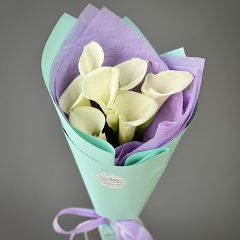 Букет из 7 белых калл