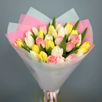 Букет из 31 тюльпанов нежный микс