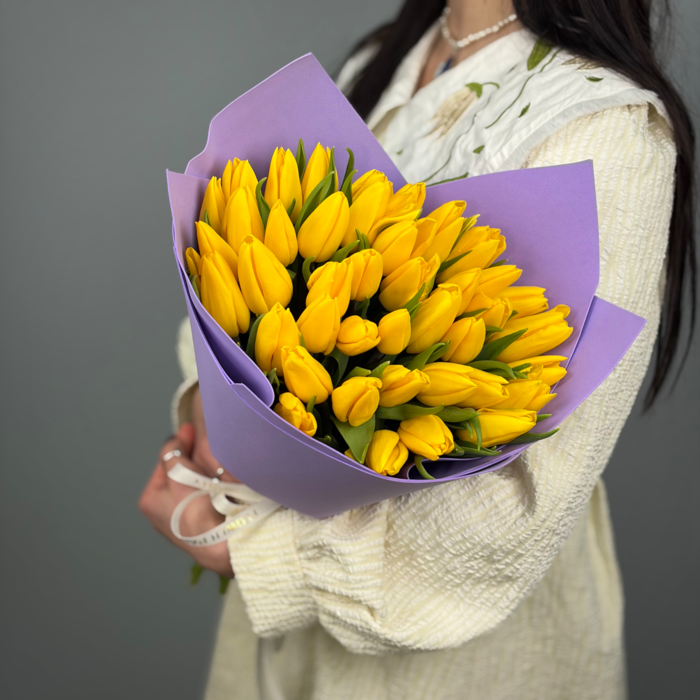 Букет из 41 желтых тюльпанов