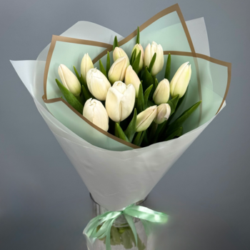 Букет из 15 белых тюльпанов