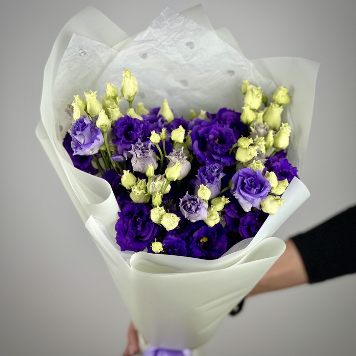 Букет из 9 фиолетовых лизиантусов