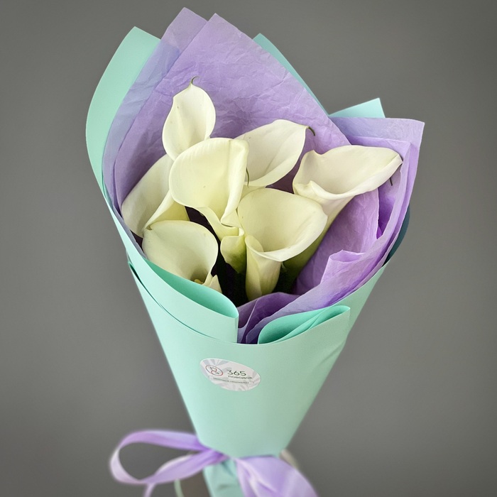 Букет из 7 белых калл