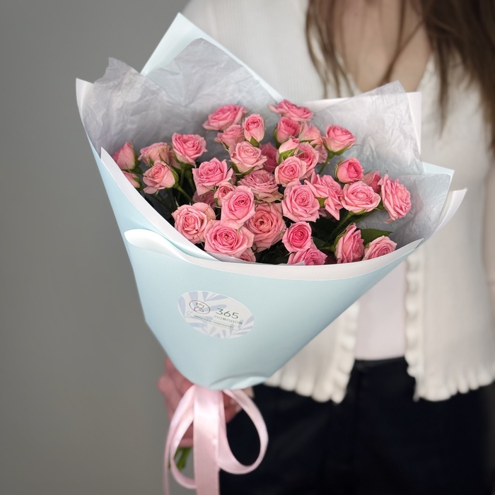 Букет из 9 кустовых розовых роз