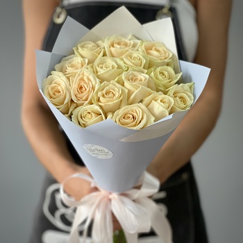 Букет из 15 кремовой розы 50 см