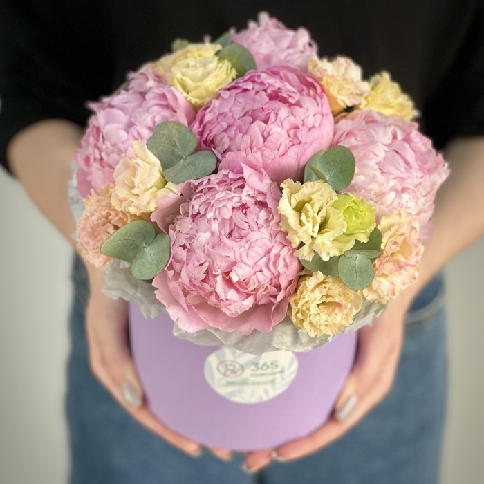 Цветы в коробке Сара