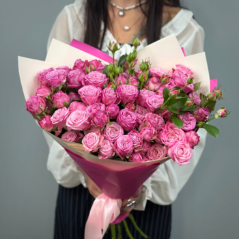 Букет кустовых пионовидных роз Бомбастик (21 шт)