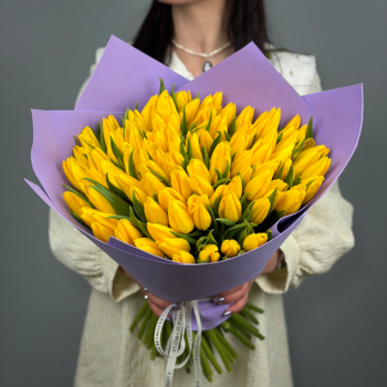 Букет из 71 желтых тюльпанов