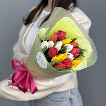 Букет из 15 тюльпанов микс