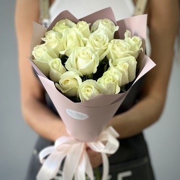 Букет из 15 белой розы 60 см