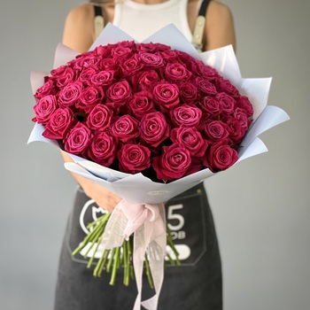 Букет из 51 малиновой розы 40 см