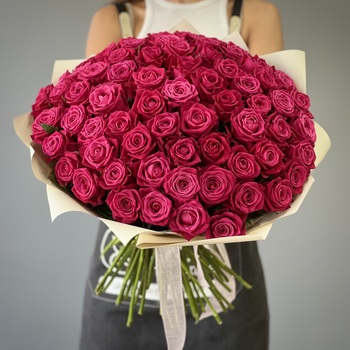 Букет из 71 малиновой розы 40 см
