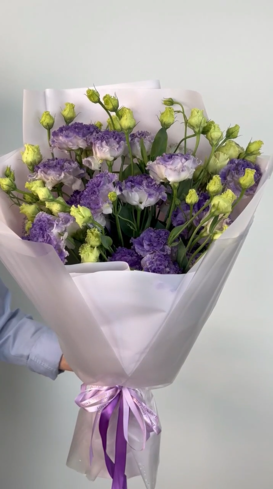 Букет из 9 фиолетовых лизиантусов