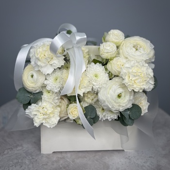 Цветы в ящике Белоснежная гармония