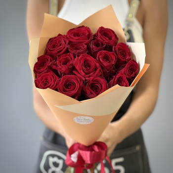 Букет из 15 красной розы 60 см