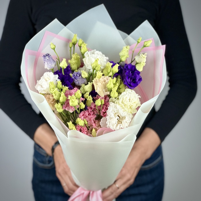 Букет из 9 лизиантусов микс