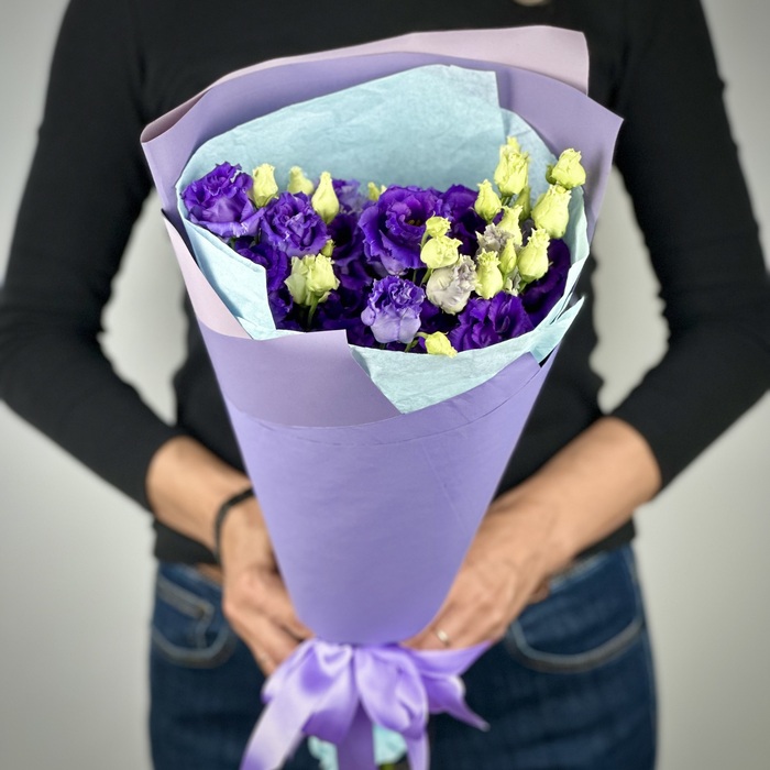 Букет из 5 фиолетовых лизиантусов