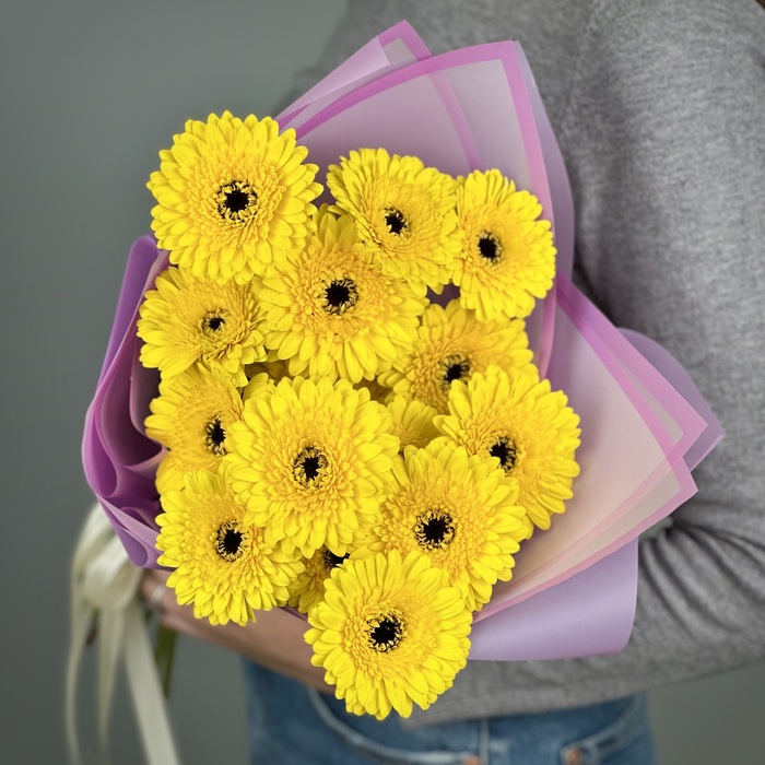 Букет из 15 желтых гербер