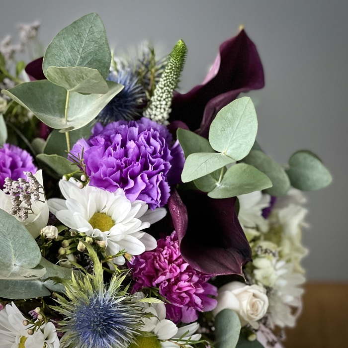 Цветы в коробке Неон