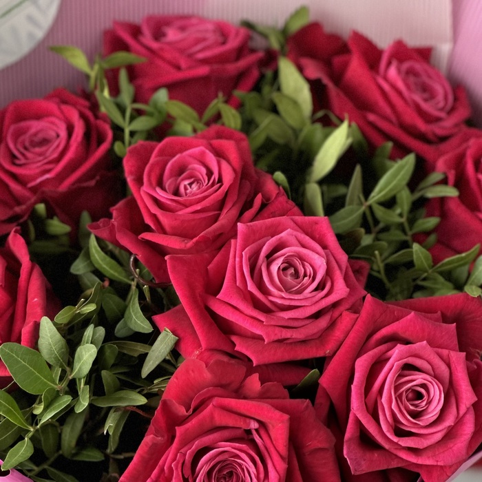 Букет из малиновых роз Пекин