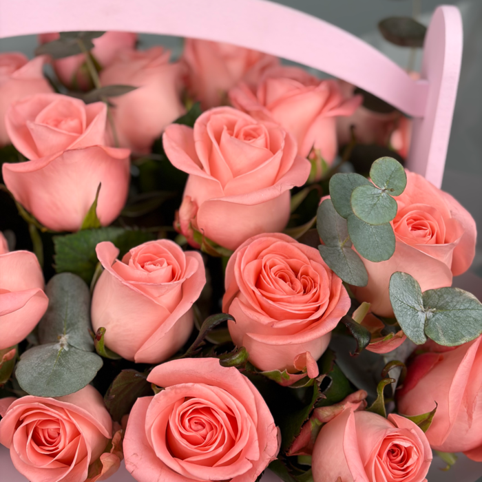 Цветы в ящике Сердце в лепестках