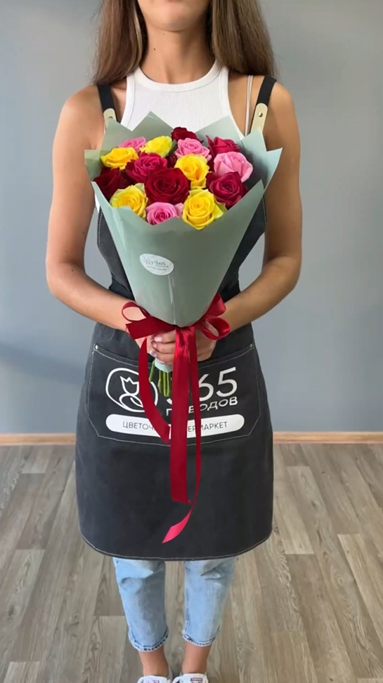 Букет из 15 яркой розы 60 см