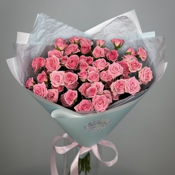 Букет из 15 кустовых розовых роз