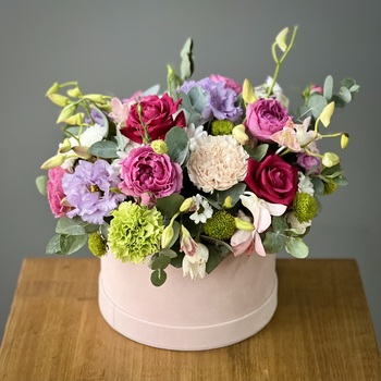 Цветы в коробке Первый поцелуй