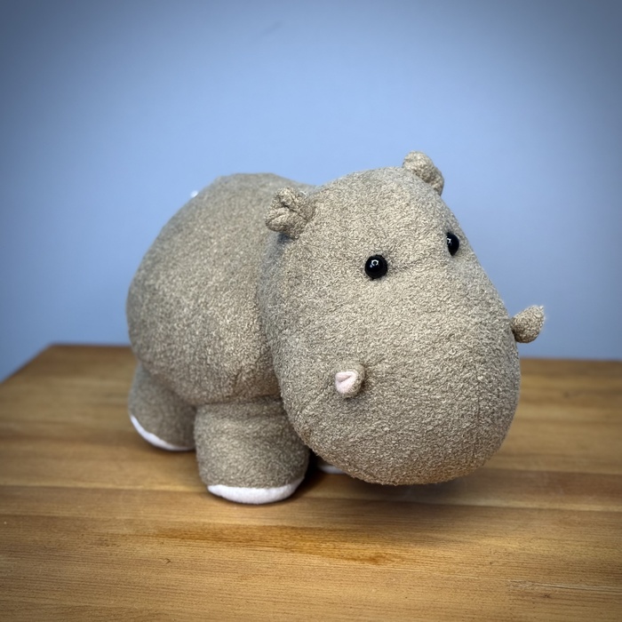 Бегемот 25 см (цвет беж)