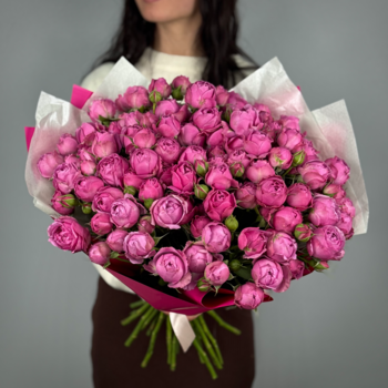 Букет из 25 кустовых пионовидных роз Мисти баблз